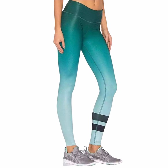 Alo Yoga Airbrush Gradient Leggings in Green Evermint Size XS - Picture 16 of 16